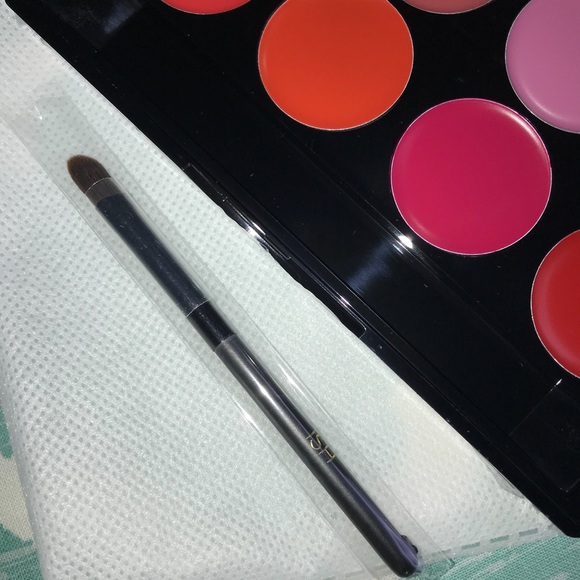 Ish 12 Pan Lip Palette, Full Lippie Wardrobe!💋 - Picture 4 of 7